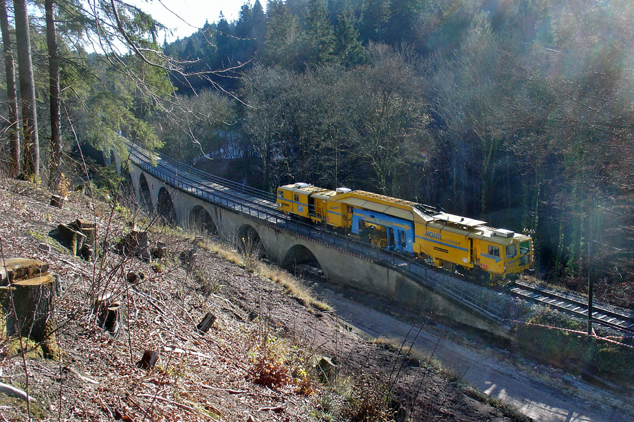 http://www.eisenbahnwelten.de/ds_online/stopfexpress_truo_25nov09c.jpg