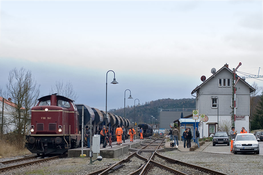 http://www.eisenbahnwelten.de/ds_online/v100-1041_schotter2_tru_22nov09.jpg