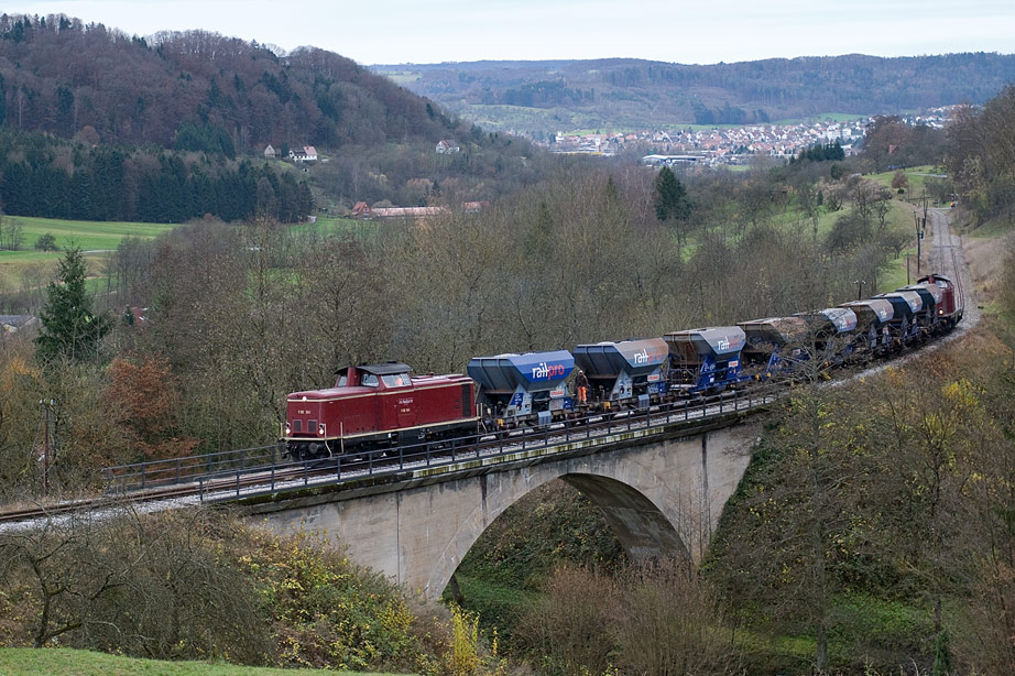 http://www.eisenbahnwelten.de/ds_online/v100-1041_schotter2_truo_22nov09a.jpg