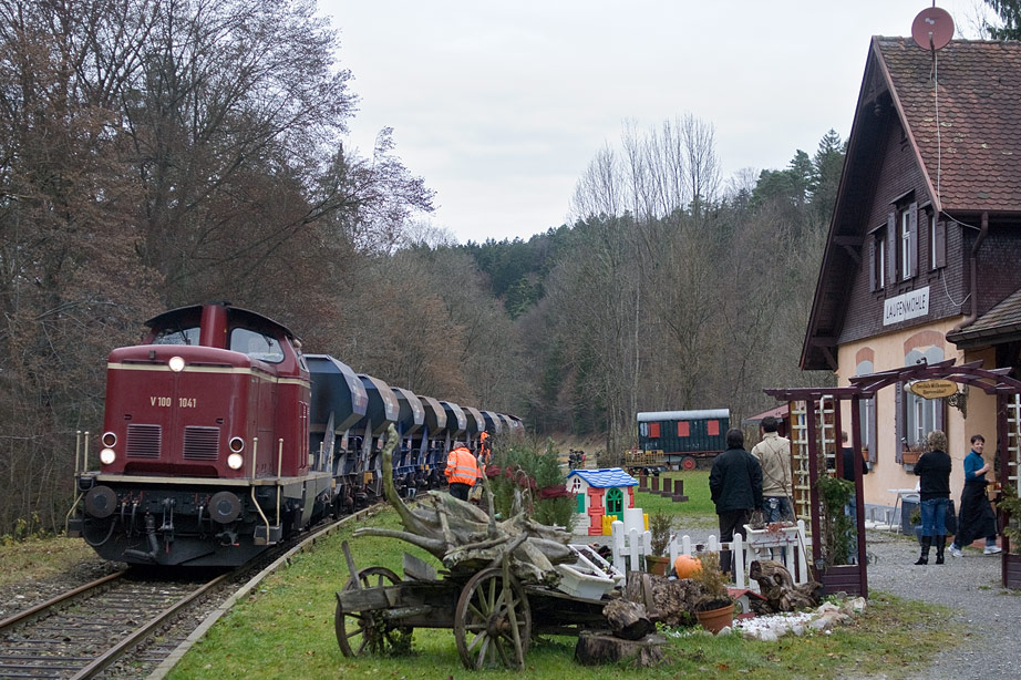 http://www.eisenbahnwelten.de/ds_online/v100-1041_schotter2_truo_22nov09h.jpg