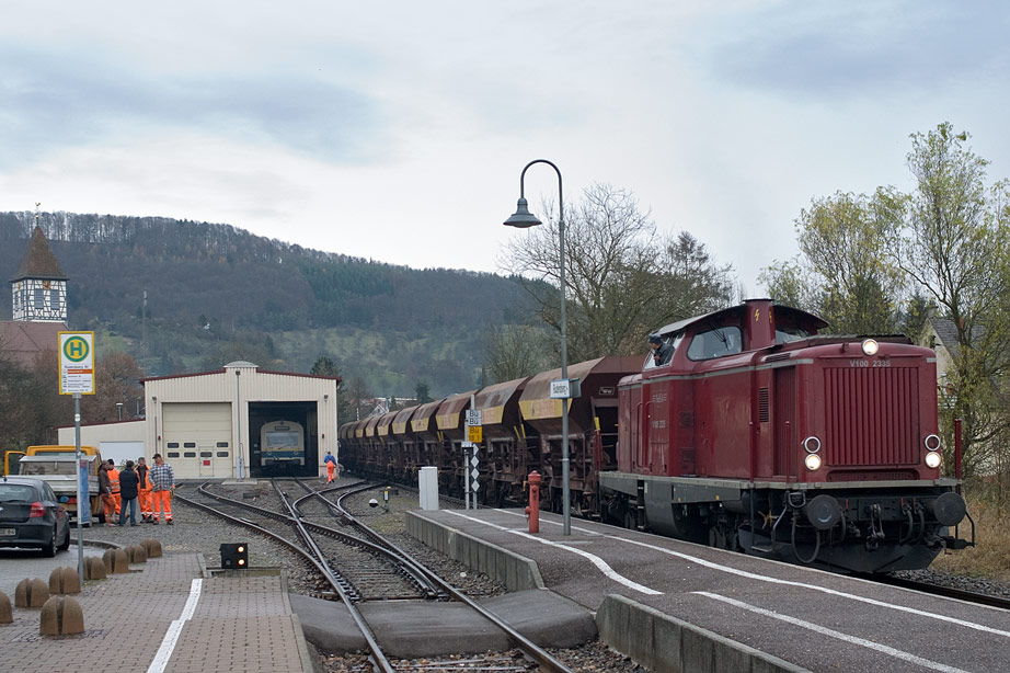 http://www.eisenbahnwelten.de/ds_online/v100-2335_schotter1_tru_22nov09c.jpg