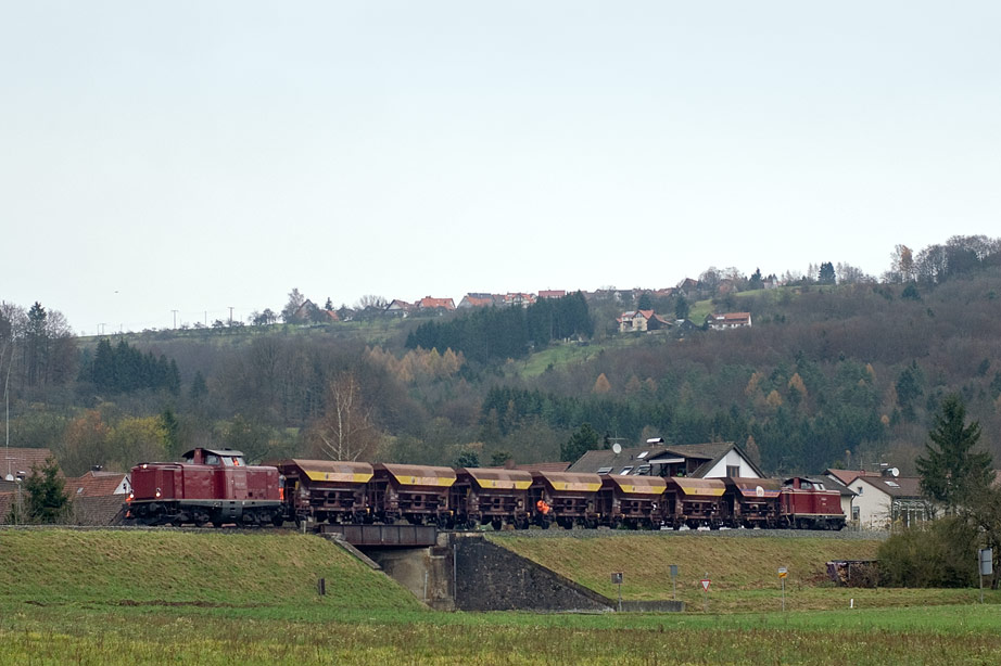 http://www.eisenbahnwelten.de/ds_online/v100-2335_schotter1_truo_22nov09c.jpg