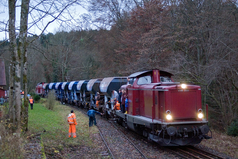 http://www.eisenbahnwelten.de/ds_online/v100-2335_schotter2_truo_22nov09c.jpg