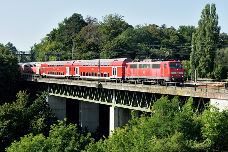 111 169 mit S-Bahnersatzzug bei km 14,6 (August 2021)