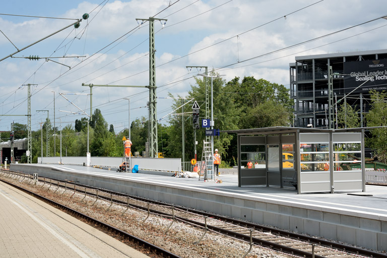 Bahnsteigbau bei km 15,6 (Juli 2021)