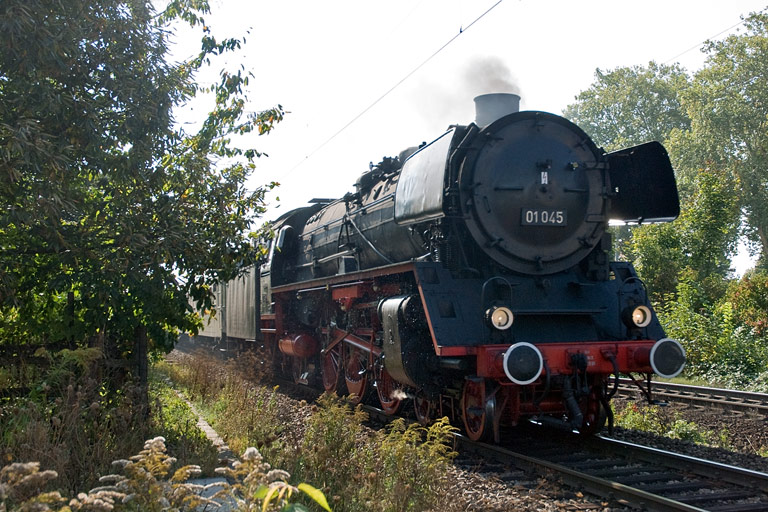01 066 in Kochendorf (September 2009)