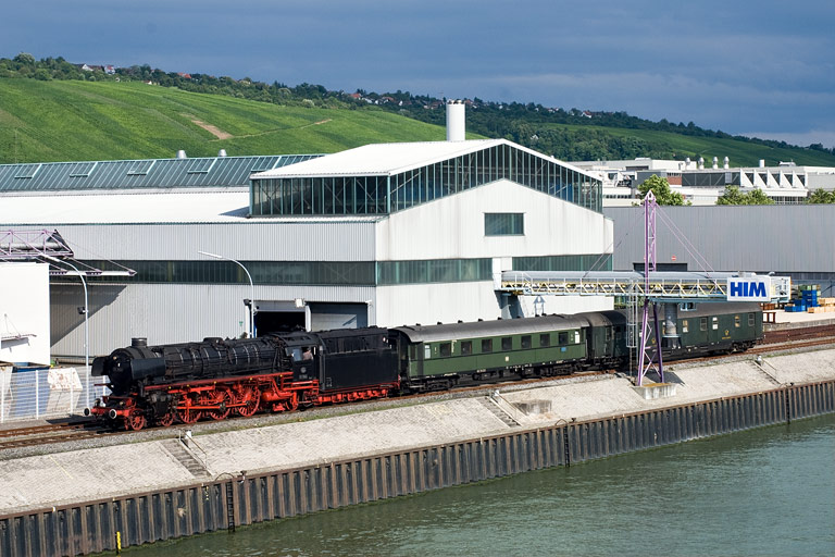 01 1066 in Stuttgart-Hafen (Juli 2008)