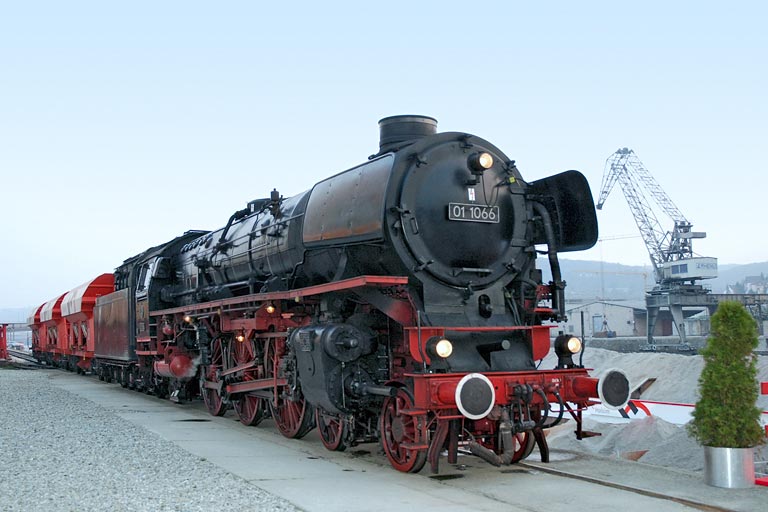 01 1066 in Stuttgart-Hafen (M&auml;rz 2007)