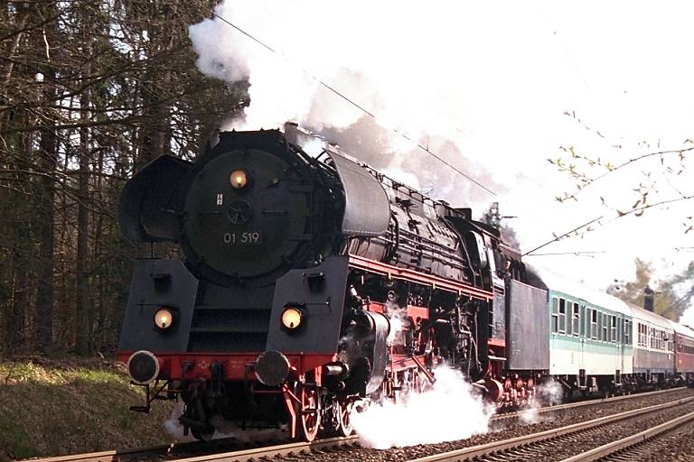 01 519 bei Stuttgart-Rohr (April 1997)