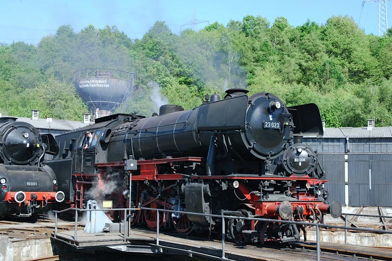 23 023 in Bochum-Dahlhausen (April 2007)