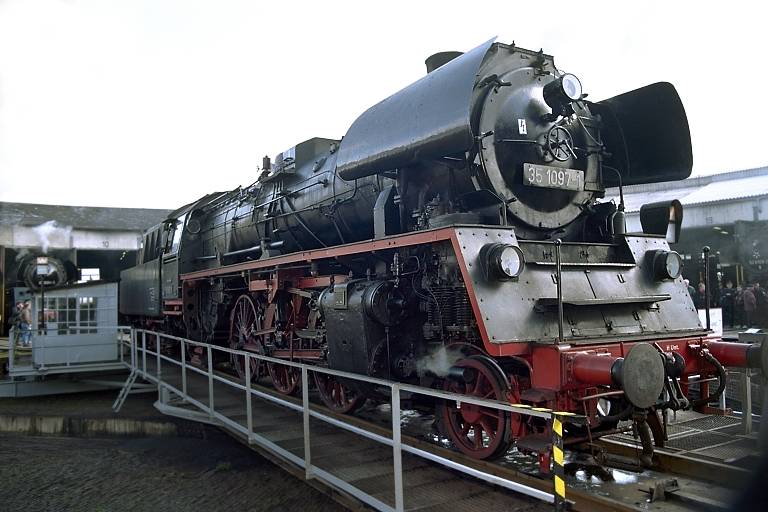 23 1097 in Arnstadt (April 1999)
