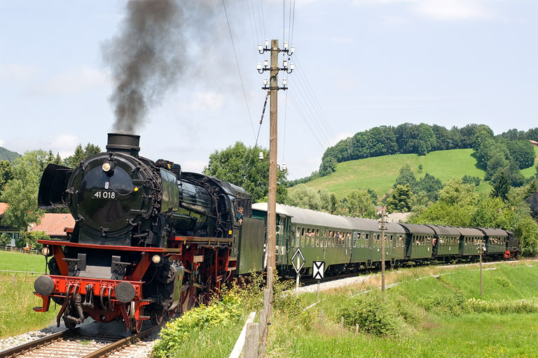 41 018 in Schliersee (Juli 2011)