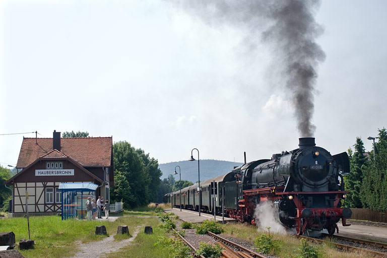 41 018 in Haubersbronn (Juni 2010)