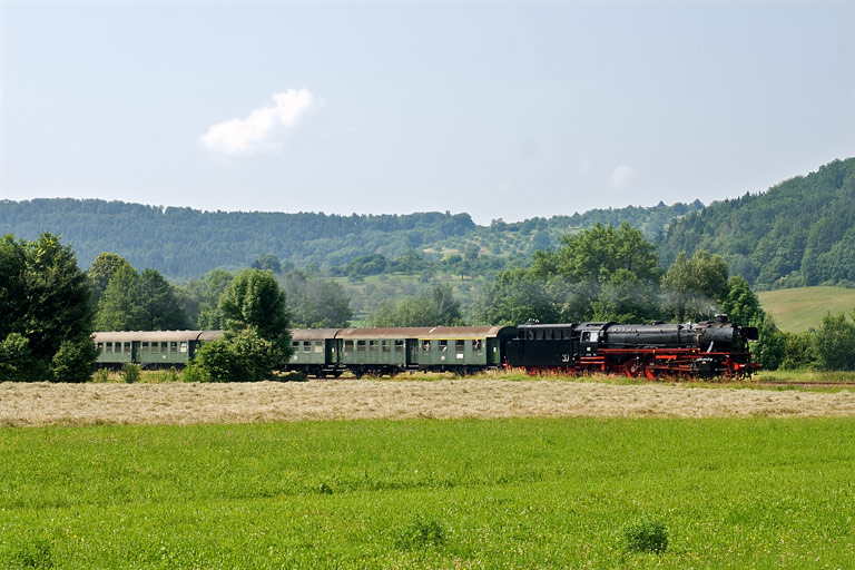 41 018 bei Michelau (Juni 2010)