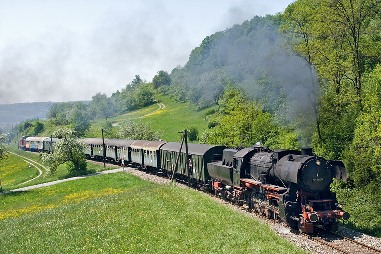 52 7409 bei Oberndorf (April 2011)