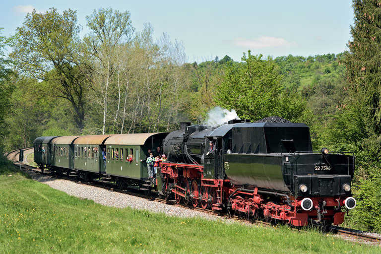 52 7596 bei Dettenhausen (Mai 2014)