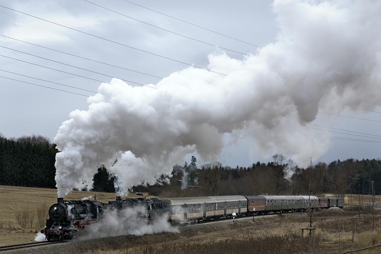 58 311 und 50 2740 in Hart (Januar 2008)