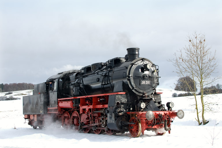 58 311 in Kleinengstingen (Dezember 2012)