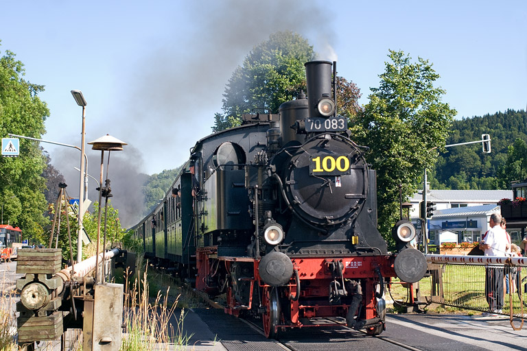 70 083 in Hausham (Juli 2011)