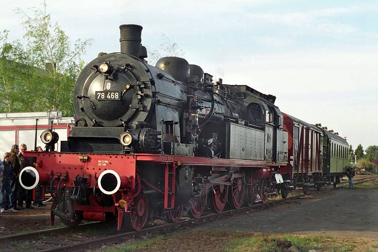 78 468 in Landau (April 2003)