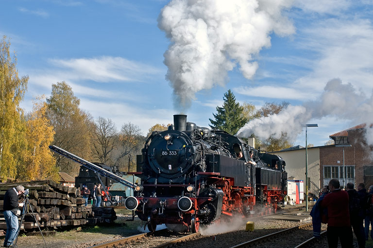 86 333 und 93 1360 in Rottweil (Oktober 2010)