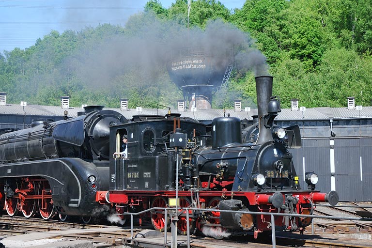 89 7159 und 10 001 in Bochum-Dahlhausen (April 2007)