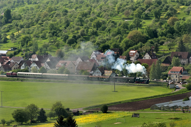97 501 in Rudersberg-Oberndorf (Mai 2014)