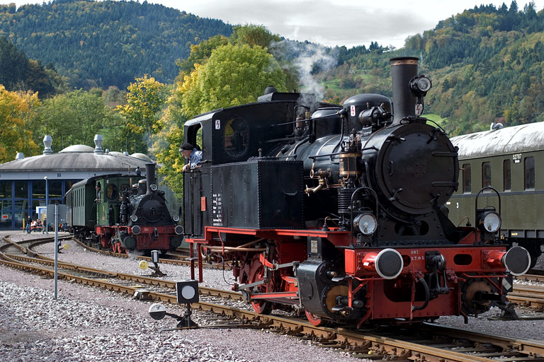 Achert&auml;ler-Eisenbahnverein Lok 20 und Lok 28 in Ottenh&ouml;fen (Oktober 2008)