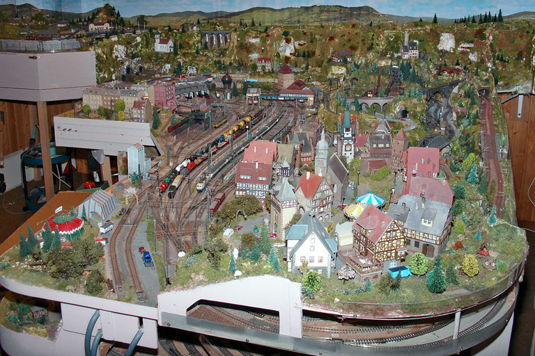 Spur N-Modellbahnanlage