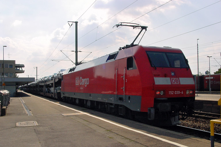 152 039 bei km 25,8 (August 2002)