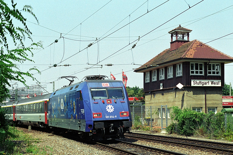 Das technische Hilfswerk hilft dem Insubria in Form von 101 014 (Juli 2003)