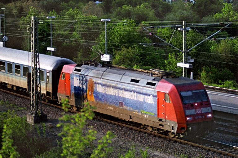 101 119 mit IR 2789 bei km 14,2 (Mai 2001)
