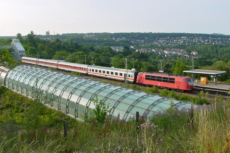 103 227 mit IR 2789 bei km 14,2 (Juli 2002)