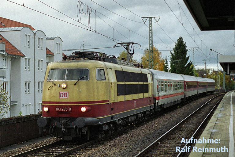 103 235 mit Cisalpino-Ersatzzug (Oktober 2002)