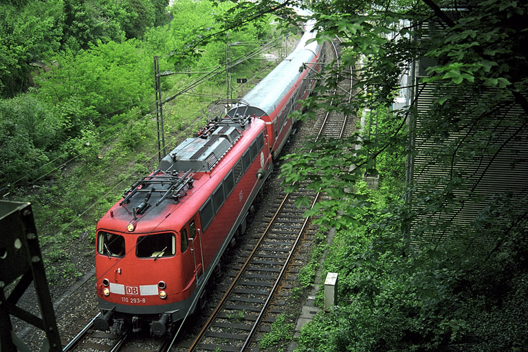 110 293 bei km 8,8 (Mai 2002)