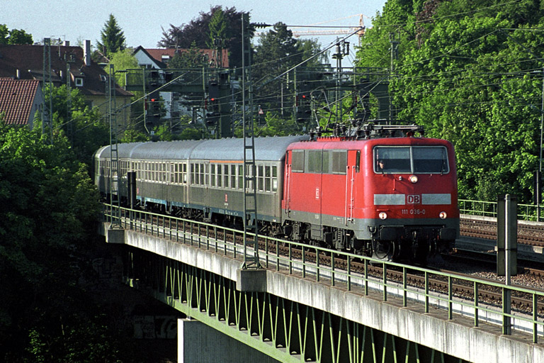 111 036 bei km 14,6 (April 2001)