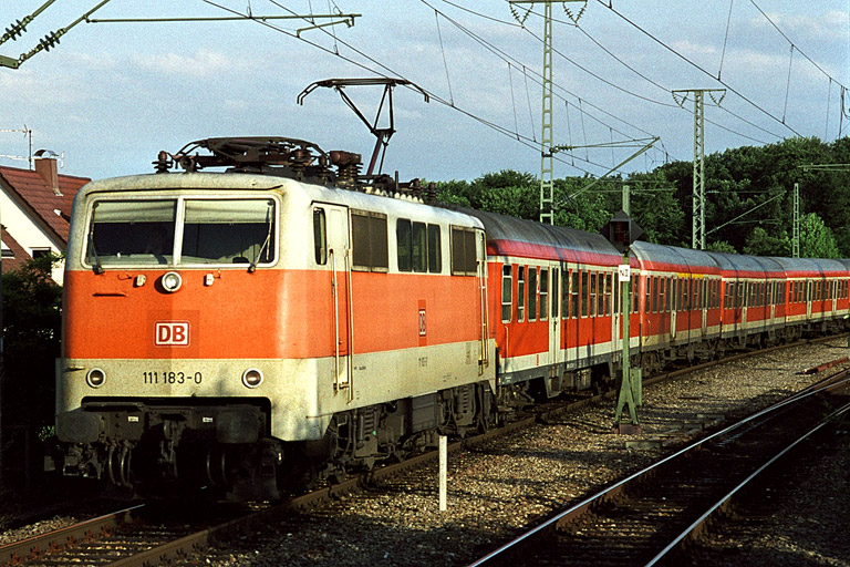 111 183 bei km 16,8 (Mai 2002)