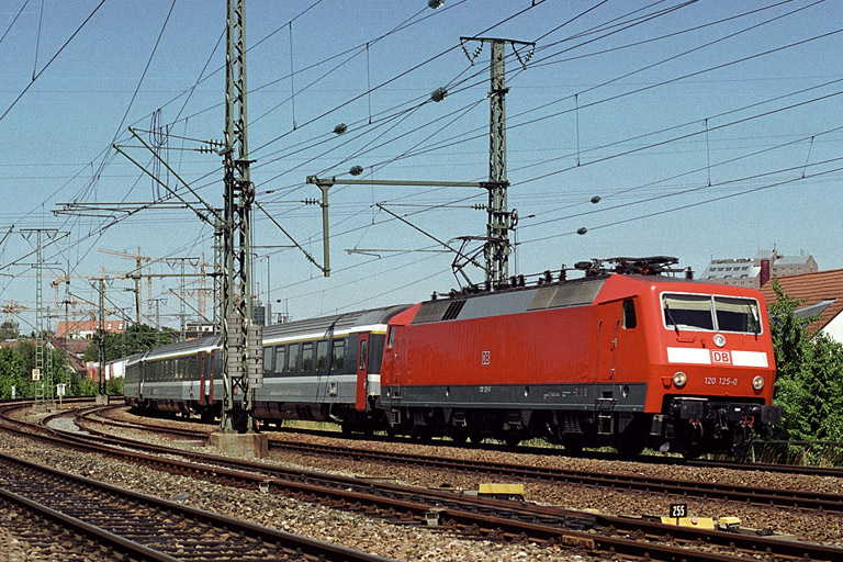 120 125 mit dem f&uuml;r den Fotografen teuersten IC 381 (Juli 2003)