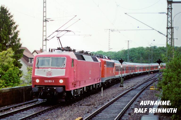 120 153 und 110 242 bei km 16,8 (Mai 2002)