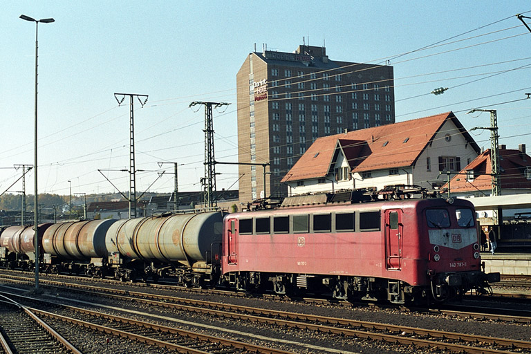 140 787 bei km 15,6 (Oktober 2003)