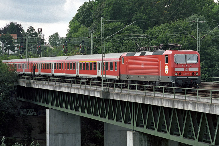 143 071 bei km 14,6 (August 2002)