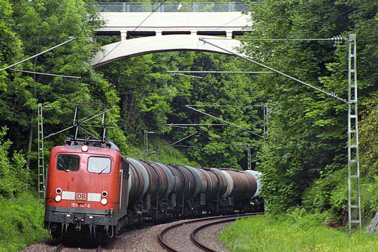 150 157 bei km 11,0 (Mai 2003)