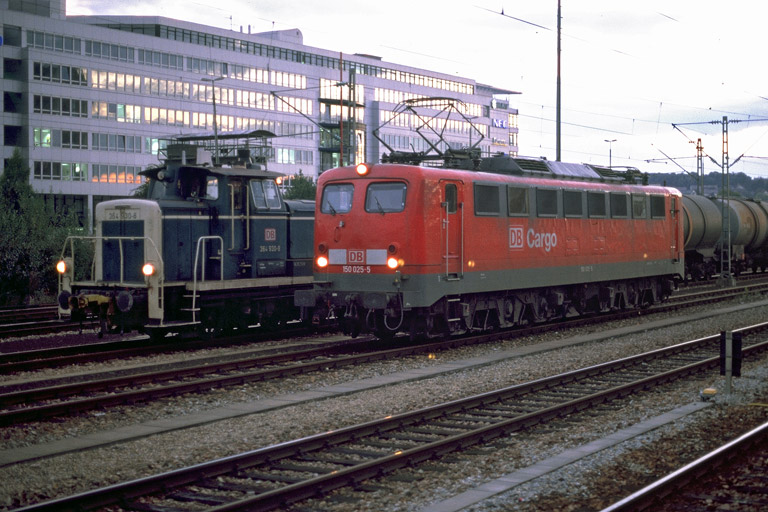 150 025 und 364 930 bei km 15,6 (Oktober 2000)