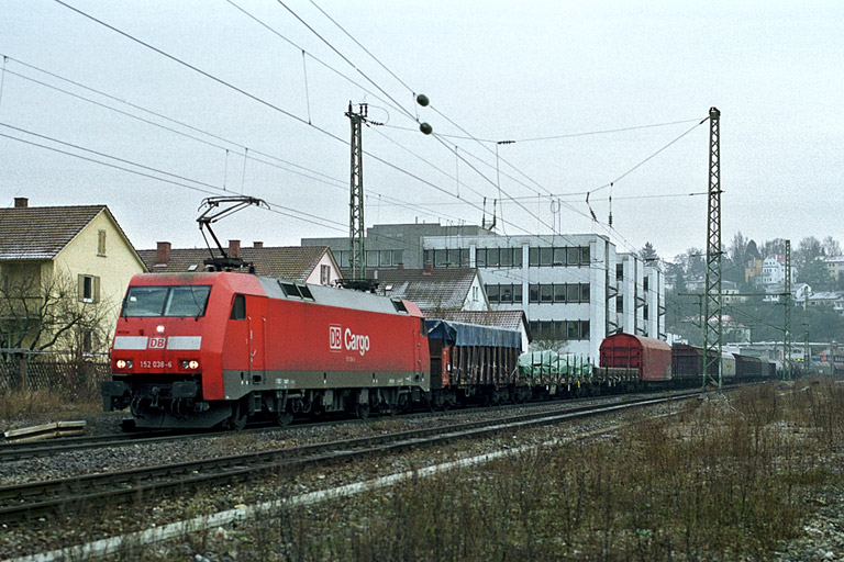 152 038 bei km 8,6 (Dezember 2002)