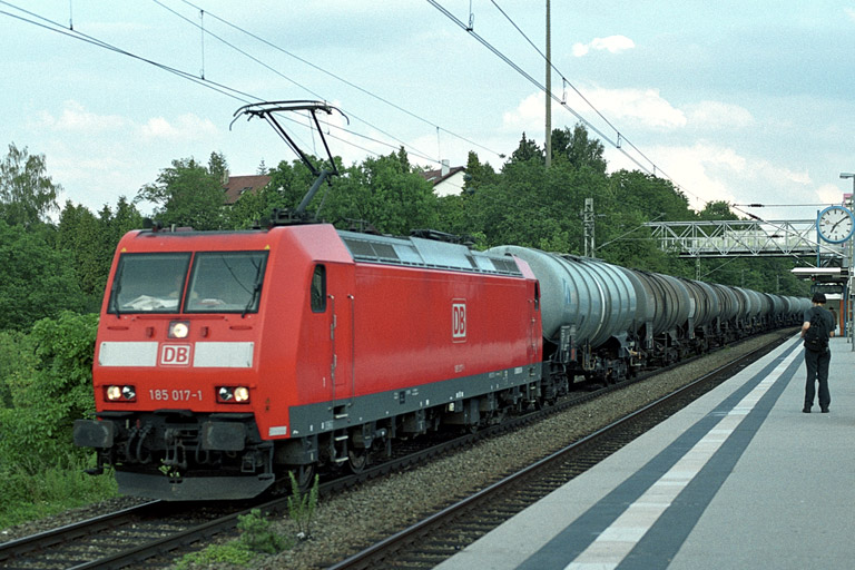 185 017 bei km 14,2 (Juli 2004)