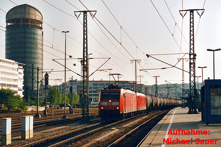 185 087 und weitere Lok der Baureihe 185 bei km 16,8 (Mai 2003)