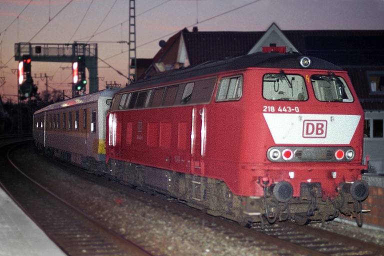 218 443 bei km 16,8 (M&auml;rz 2003)