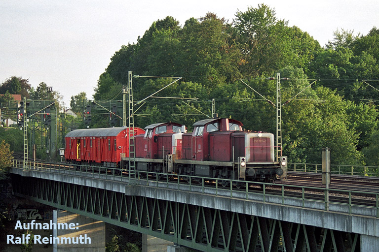 290 020 und 294 228 bei km 14,6 (August 2002)