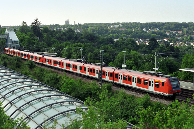 Baureihe 423 als Cisalpino-Ersatzzug bei km 14,2 (Juni 2003)