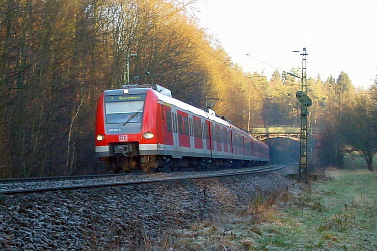 Baureihe 423 bei km 11,8 (Januar 2001)